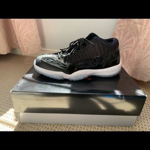Black/Concord White Air Jordan Retro 11 Low
